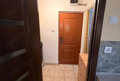 Garsonieră decomandată în Central - 7