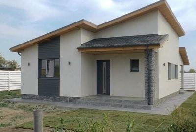 Casă cu 3 camere cu Teren 120 Mp în Central