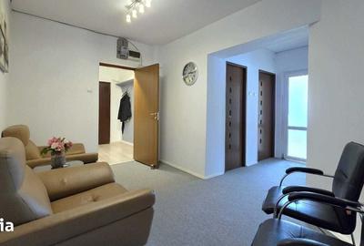 Apartament cu 4 camere decomandat în Centrul Istoric