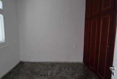 Casă cu 4 camere în Central - 2