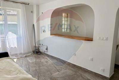 Apartament cu 3 camere decomandat, mobilat în Est - 9