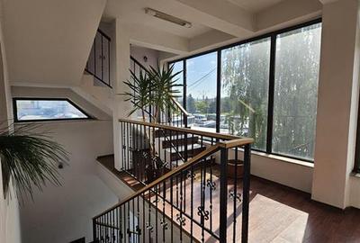 Spațiu comercial, de 240 mp, în Est - 15