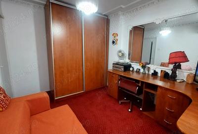 Inchiriez apartament 3 camere - zona Sebastian - 2