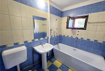 Apartament cu 3 camere decomandat în Girocului - 12