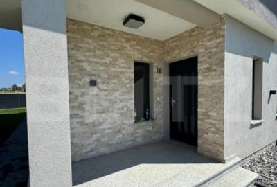 Casă cu 3 camere cu Teren 500 Mp în Central - 1