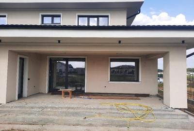 Casă individuală cu 6 camere în Gulia