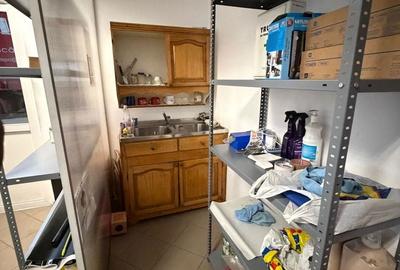 Spațiu comercial, de 94 mp, în Central - 3