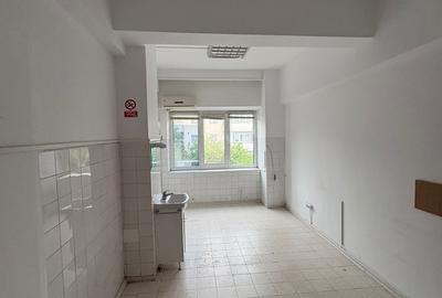 Spațiu comercial, de 17.5 mp, în Central - 3