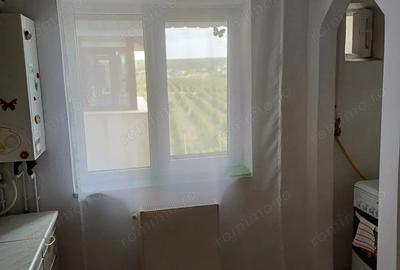 Inchiriere apartament 3 camere Hu?i - 2
