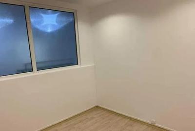 Birou, de 12 mp, în Romană - 2