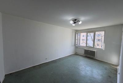 Apartament cu 3 camere decomandat în Titan - 2