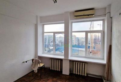 Spațiu comercial, de 150 mp, în Central