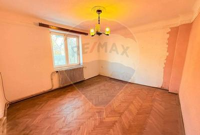 Casă de vanzare cu curte | 4 camere | Zona Gorjului | Teren generos - 7