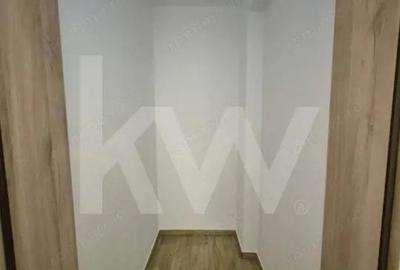 Apartament cu 3 camere decomandat, mobilat în Piața Cluj