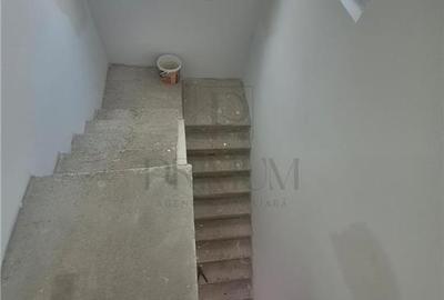 Duplex cu 4 camere cu Canalizare în Moșnița Nouă - 8
