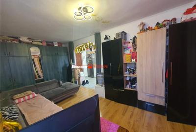 Apartament cu 3 camere decomandat în Central - 1