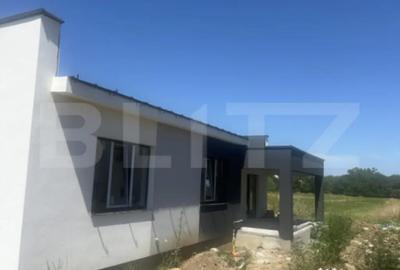 Casă cu 4 camere cu Teren 500 Mp în Păulești
