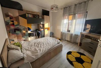 Casă cu 4 camere cu Teren 350 Mp în Central - 1