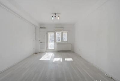 Spațiu comercial, de 46 mp, în Dudu - 2