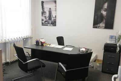 Spațiu comercial, de 21 mp, în Central