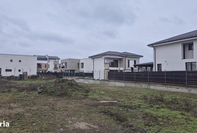 Teren de 1000 mp, în Central - 5