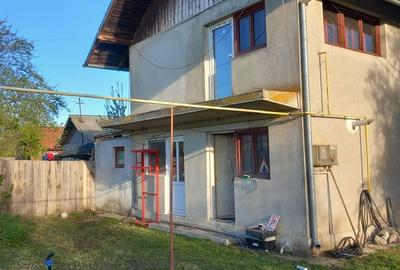 Casă cu 4 camere în Gherghița - 3