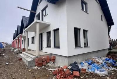 Casă cu 7 camere cu Teren 150 Mp în Rădăuți - 2