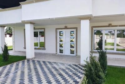 Casă cu 6 camere cu Teren 1100 Mp în Central - 2