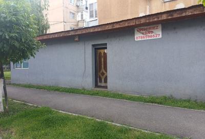 Spațiu comercial, de 80 mp, în Central - 3