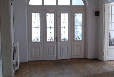 Casă cu 10 camere cu Teren 335 Mp în Cișmigiu - 4