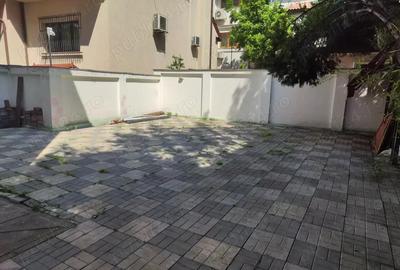 Casă cu 5 camere cu Teren 243 Mp în Herăstrău - 2