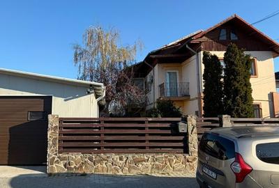 Casă cu 4 camere în Central - 1