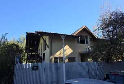 Casa cu curte de vanzare in Bucuresti, zona Lujerului - 3 camere, 130 mp utili - 1