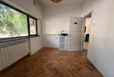 Apartament cu 4 camere în P-ța Victoriei - 15