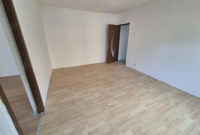 Vand 2 camere et.1 Micro 1 - 1