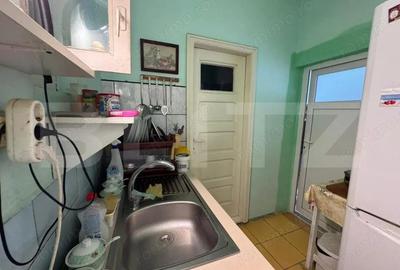 Casă cu 6 camere cu Teren 1200 Mp în Șoimuș - 1