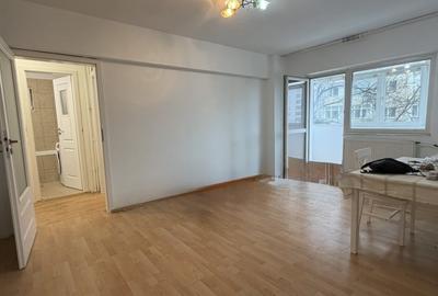 Apartament cu 3 camere semidecomandat, mobilat în Drumul Taberei - 2