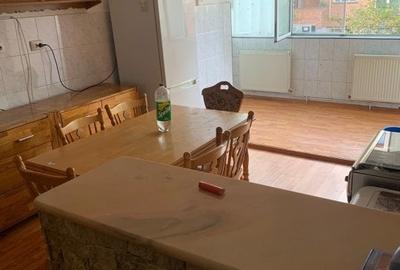 Inchiriez apartament 2 camere Inchiriez apartament 2 camere - 2