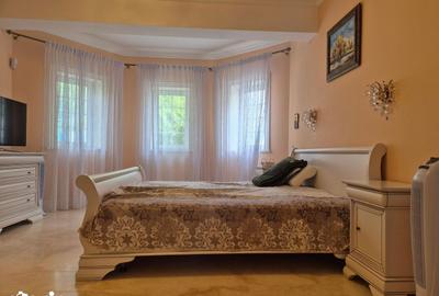 Casă cu 8 camere cu Teren 1100 Mp în Central - 15
