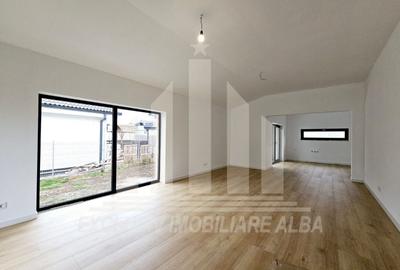 Casă individuală cu 3 camere cu Canalizare în Micești - 2