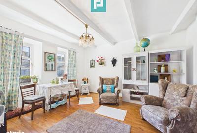 Casă cu 6 camere cu Teren 2029 Mp în Ghioroc - 1