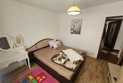 Apartament cu 2 camere decomandat în Micro IV - 17