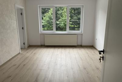 Vand apartament 4 camere renovat total langa Mall Coresi - 2