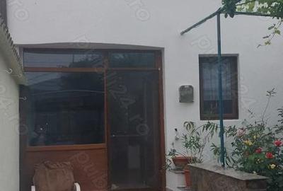 Casă în 16 Februarie - 10