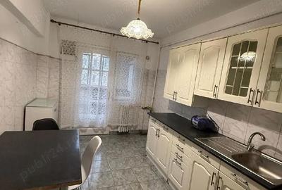 Apartament cu 3 camere decomandat în Central - 1