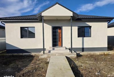 Casă cu 3 camere cu Teren 400 Mp în Hemeiuș - 2