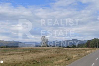 Teren de 42772 mp, în Central - 3