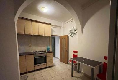 Apartament cu 3 camere semidecomandat în P-ța Victoriei - 14