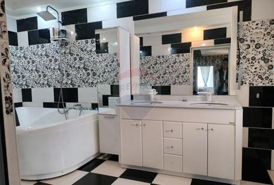 Casa cu 7 camere spa?ioase ideala pentru doua familii - 17