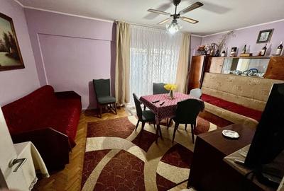 Apartament cu 3 camere decomandat în Dacia - 2